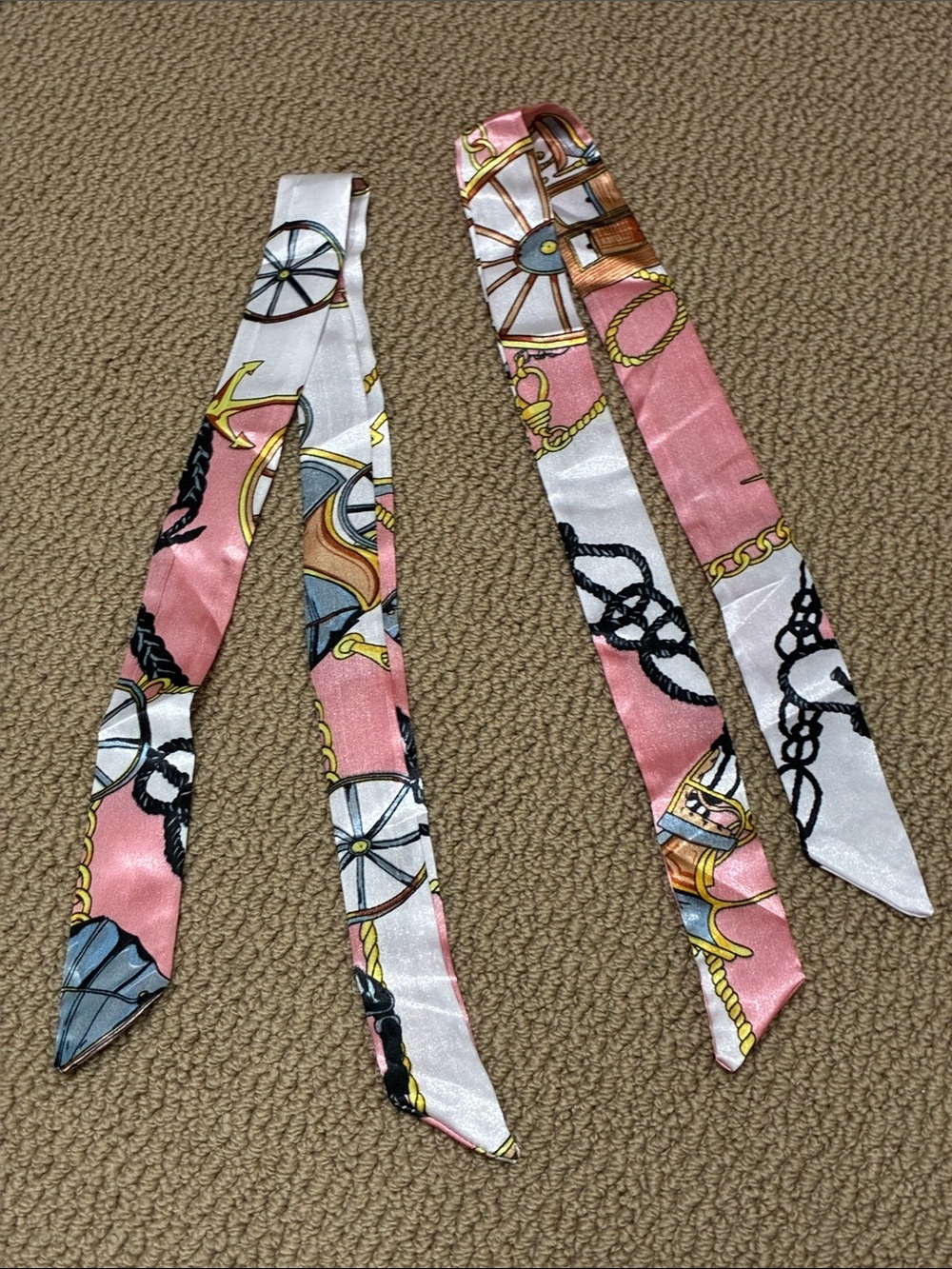 2 pcs Silk-Effect Pink & White Chain Print Twilly Scarf